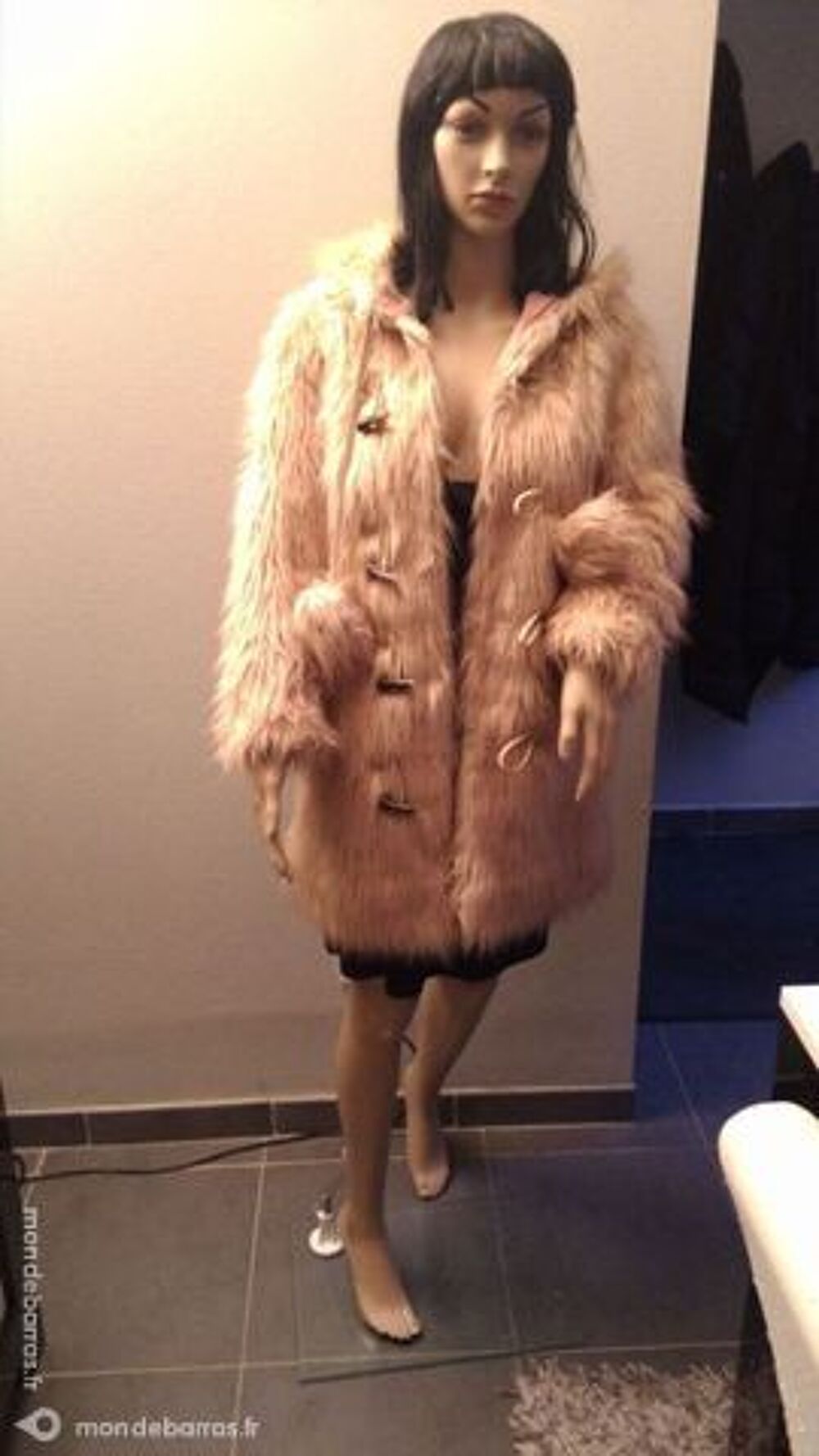 SUPERBE manteau de fourrure beige &agrave; capuche T38 Vêtements