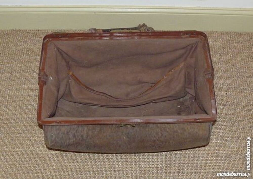 SAC DE VOYAGE DAME EN CUIR ROUGE 1920-1930 Maroquinerie
