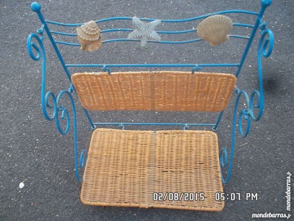 &eacute;tag&egrave;re bleu pliable en osier Cuisine
