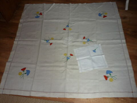 nappe et serviette brodées main 50 Bellenaves (03)
