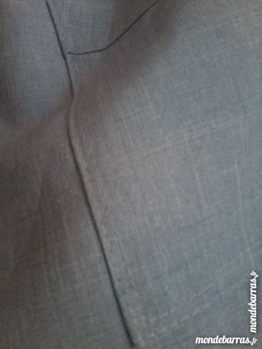 Pantacourt/short long neuf gris T3 40/42 Vêtements