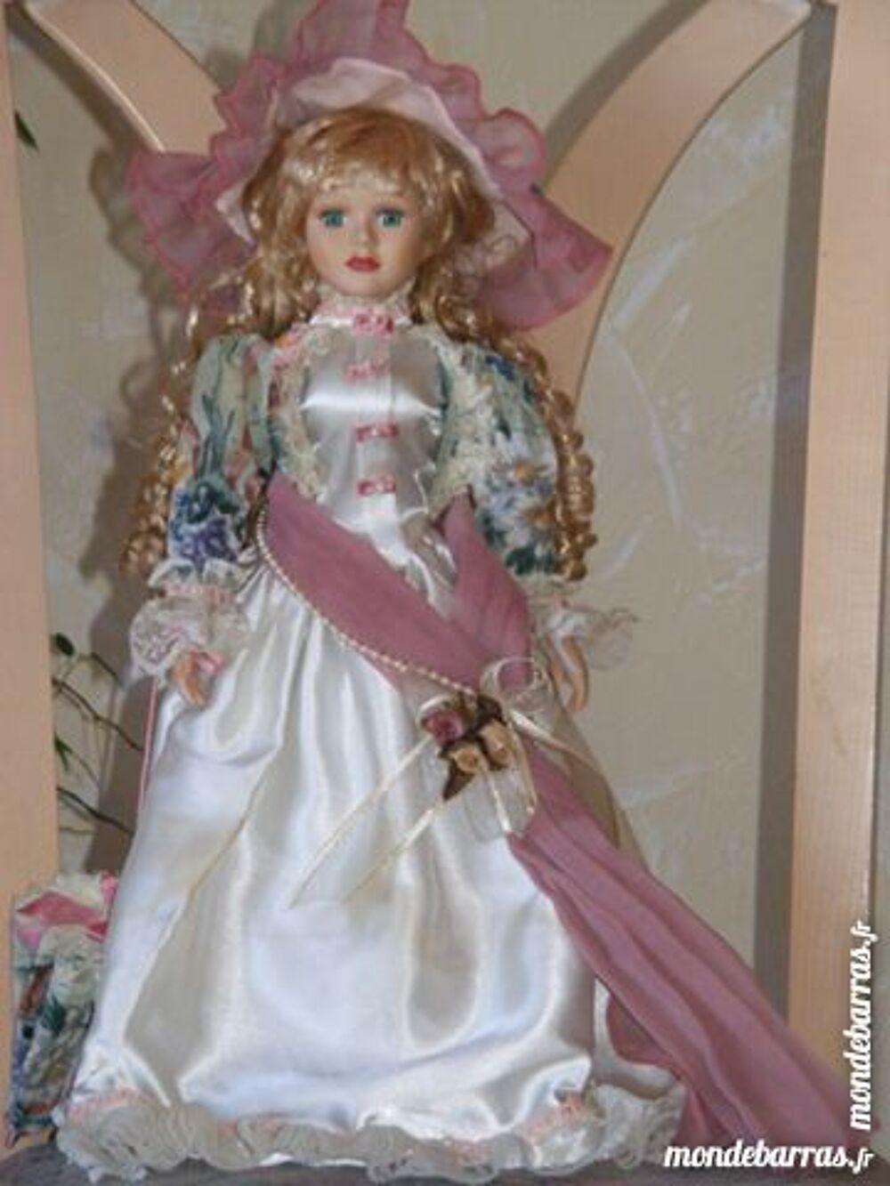poup&eacute;es porcelaine Jeux / jouets
