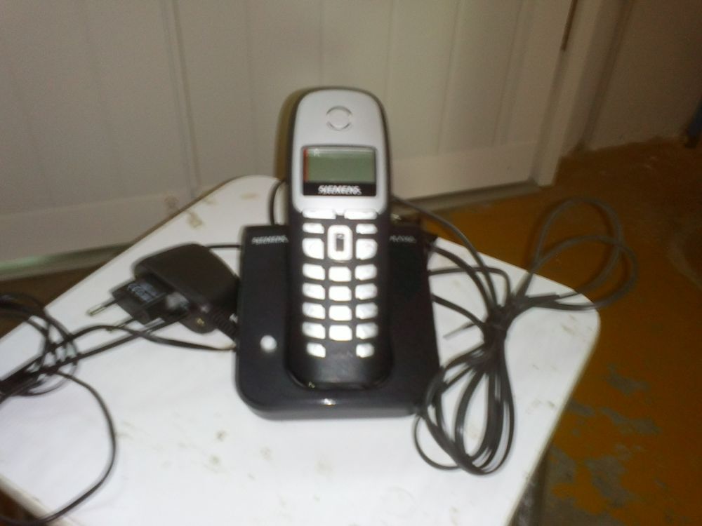 TELEPHONE SIEMENS GIGASET A160 Tlphones et tablettes