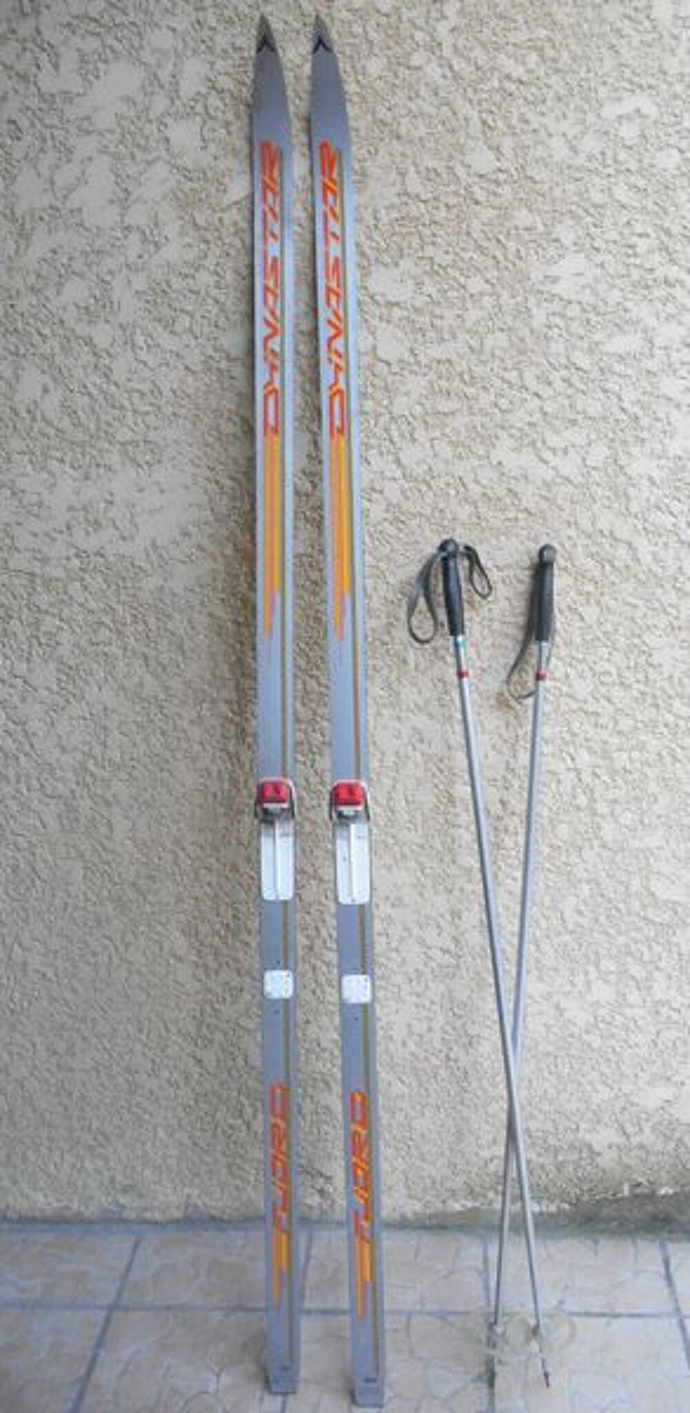 PAIRE SKIS DE FOND DYNASTAR TBE 190 CM Sports