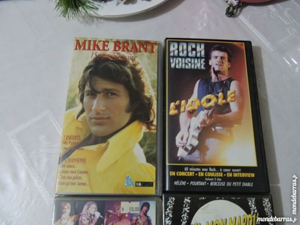 Cassettes VHS Chanteurs/TV DVD et blu-ray