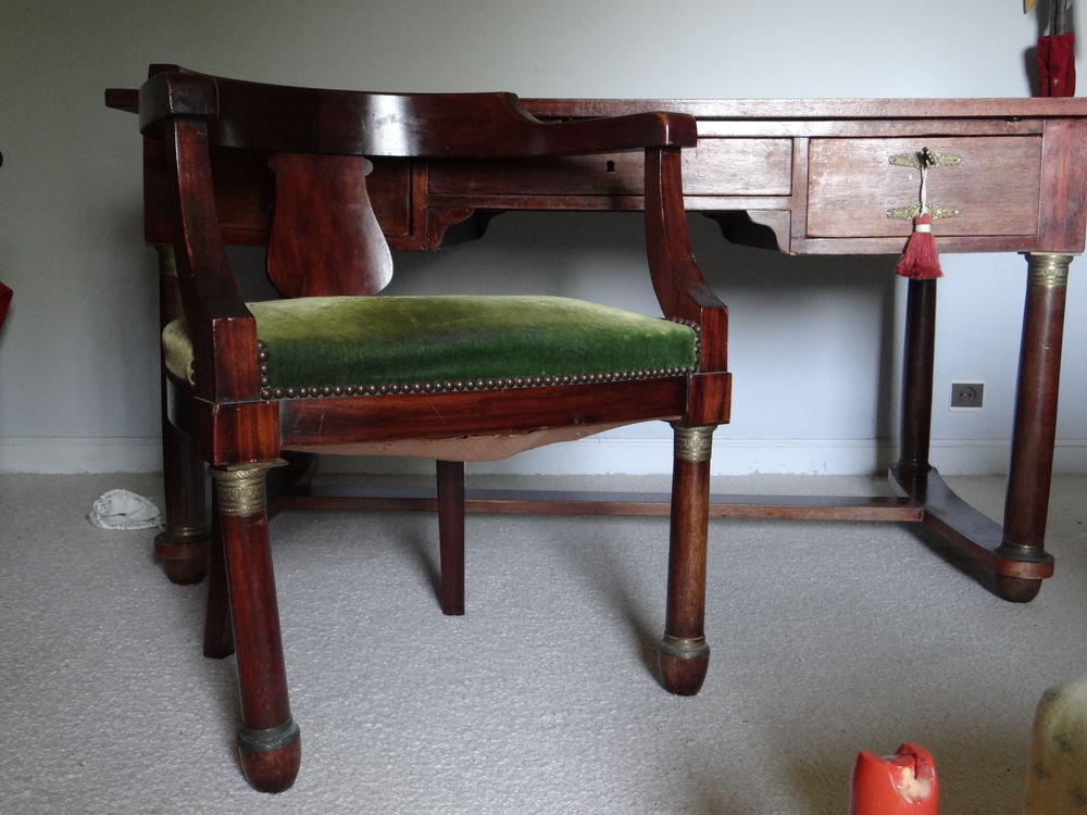 bureau style empire avec fauteuil. Meubles