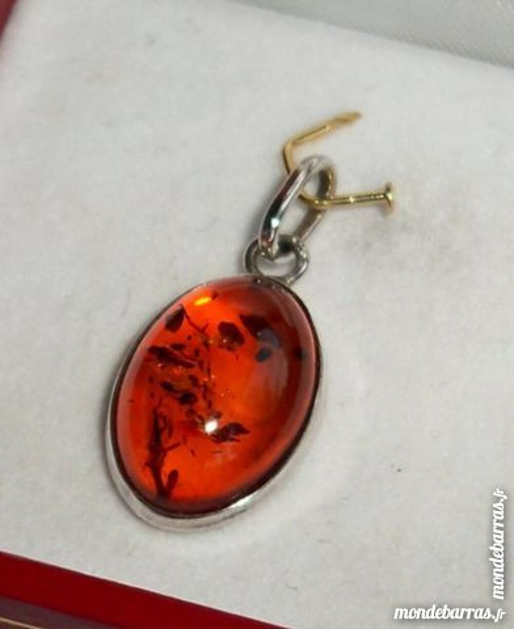 Pendentif en Argent avec cabochon Ambre Bijoux et montres
