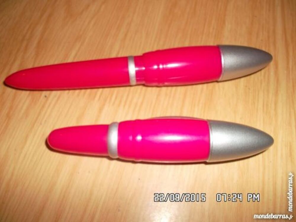 &eacute;tui 2 stylos plumes roses Bijoux et montres
