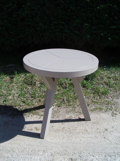 table guéridon dessus rond 110 Châtellerault (86)