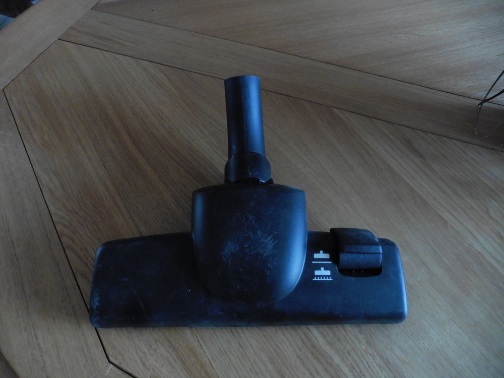 Brosse avec Roulettes pour Aspirateur - 32 mm Electroménager