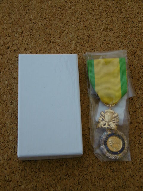 MEDAILLE MILITAIRE 12 Quinay (86)