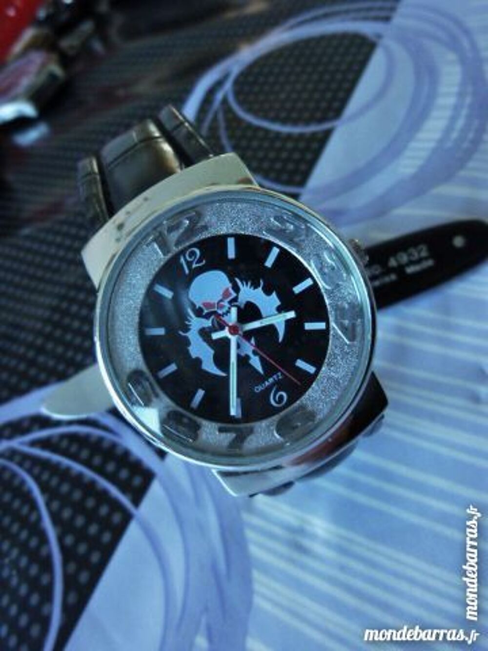 LOOT PUNK ROCK montre UNISEXE DIV0344 Bijoux et montres