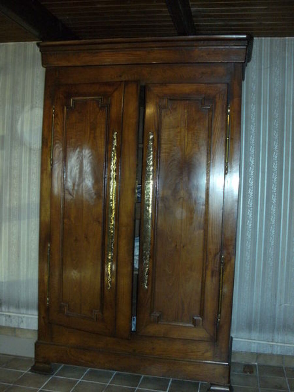 armoire en bois massif Meubles