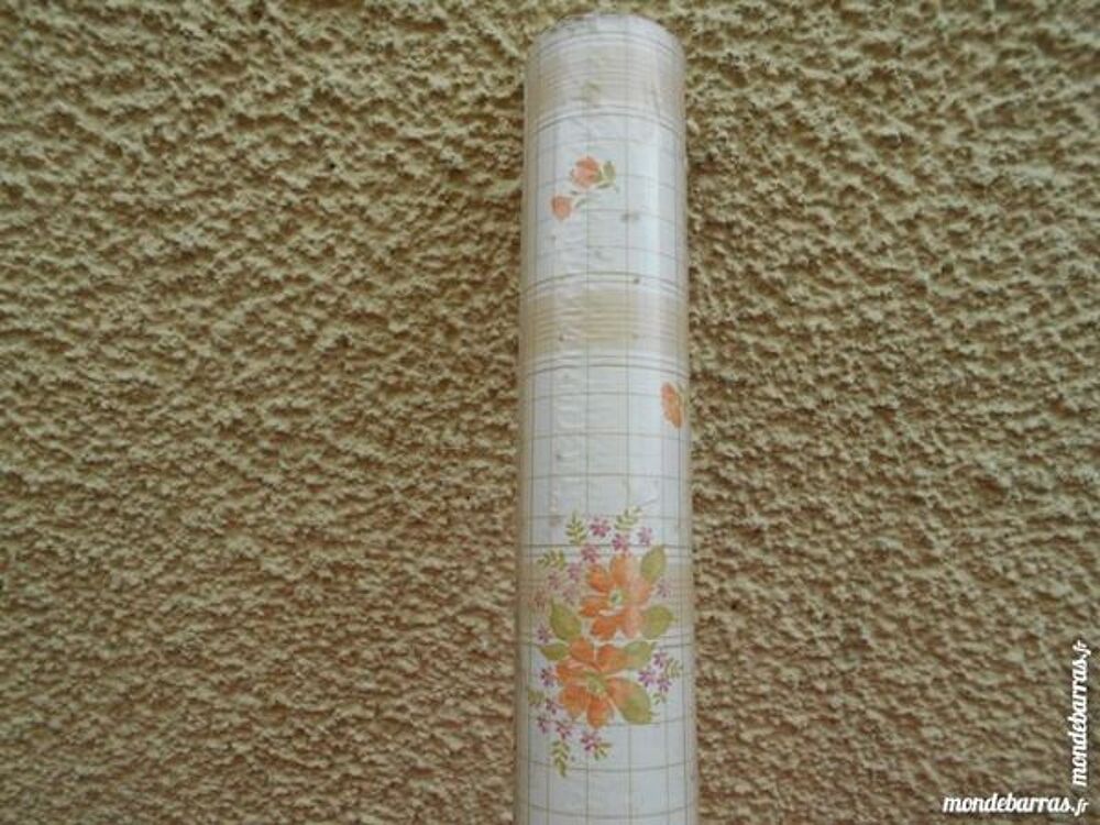1 ROULEAU PAPIER PEINT &laquo; Fleurs oranges &raquo; Décoration
