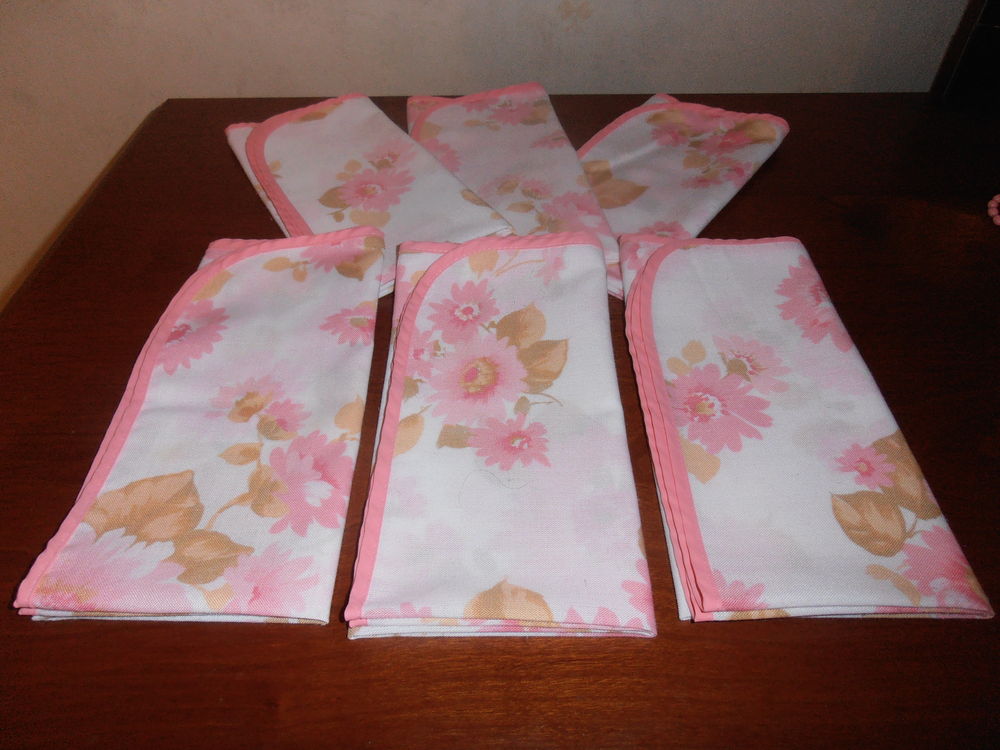 6 serviettes fleuries roses (79) Cuisine