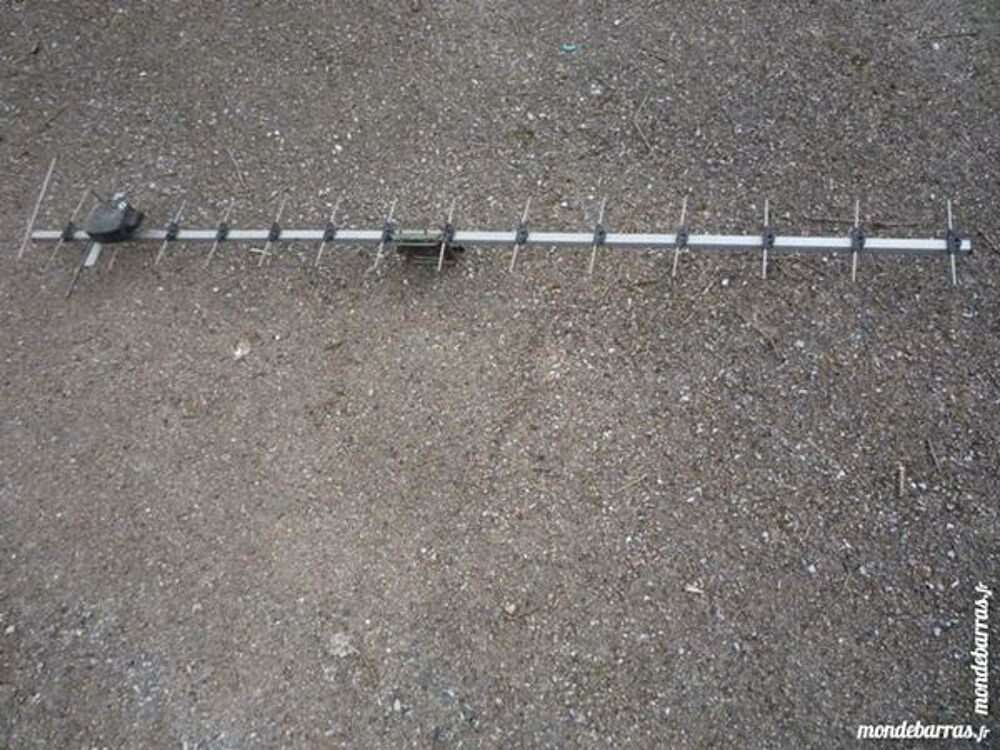 Antenne t&eacute;l&eacute;/t&eacute;l&eacute;viseur/toit Photos/Video/TV