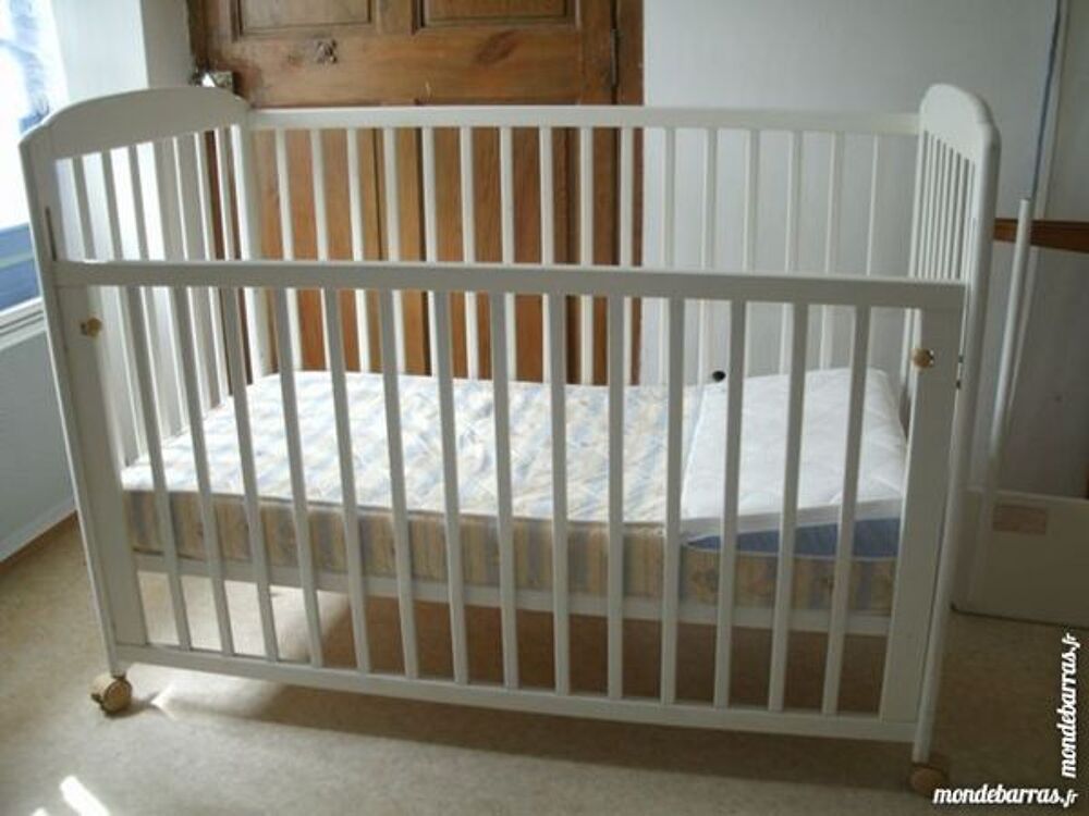 lit b&eacute;b&eacute; trois positions Puériculture