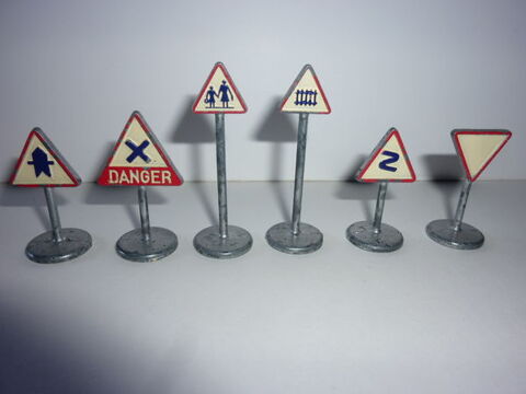 SERIE 6 PANNEAUX DINKY TOYS 35 Venerque (31)