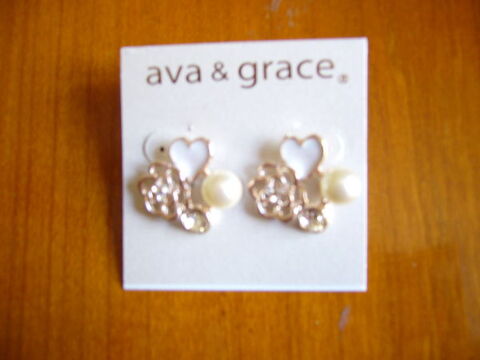 ravissantes boucles, pour oreilles percées 10 Paris 18 (75)