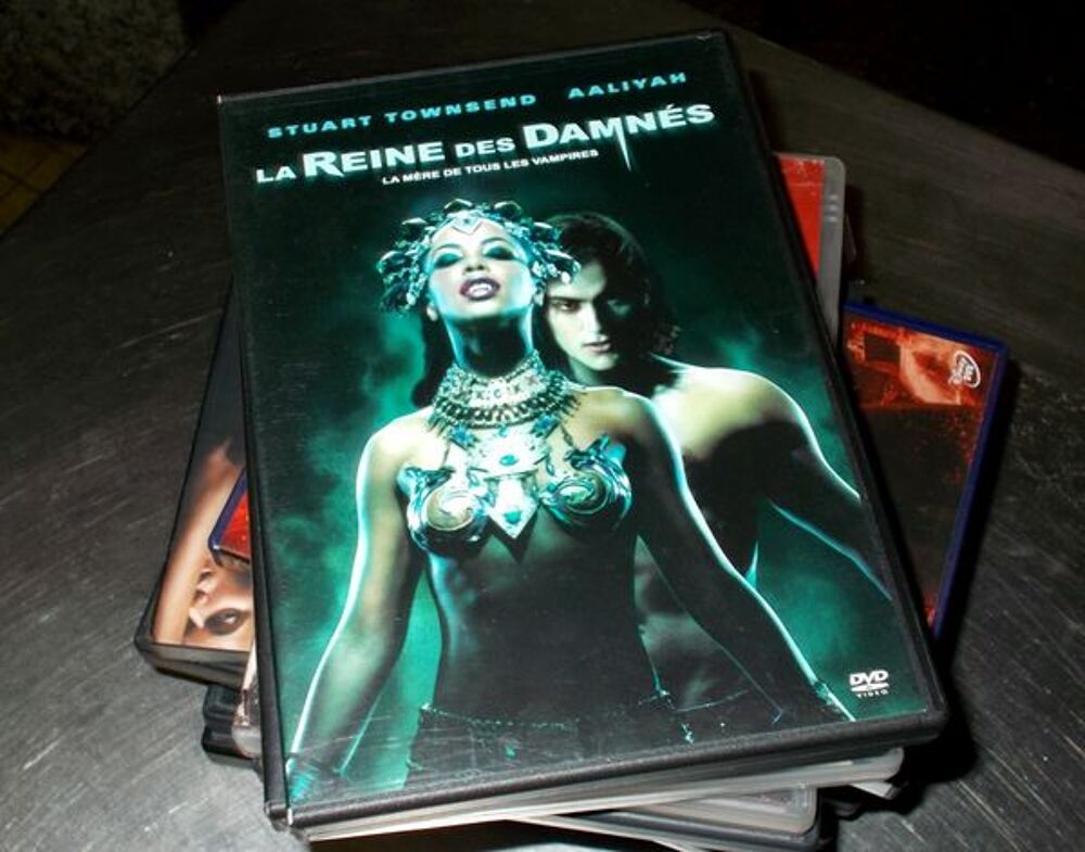 Dvd la reine des damn&eacute;s m&egrave;re de tous les vampires DVD et blu-ray