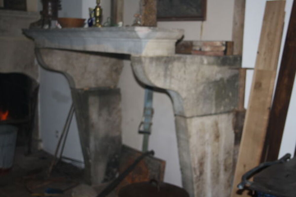 Chemin&eacute;e en pierre Décoration