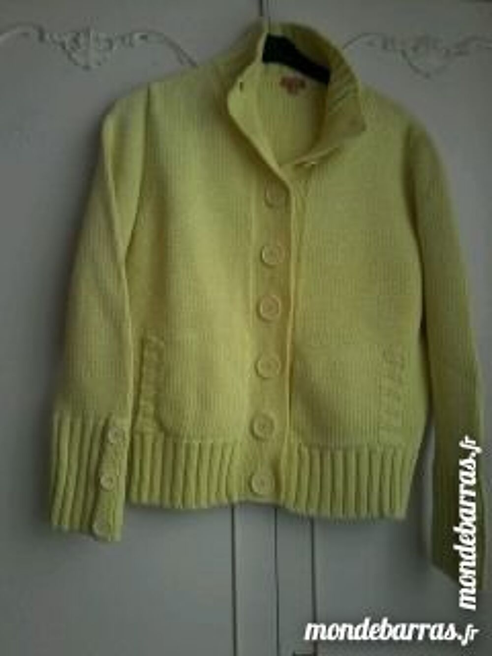 GILET JAUNE TAILLE M 38/40 PHILDAR D'OCCAS. Vêtements