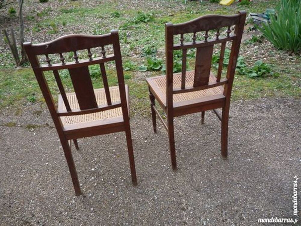 Paire de chaises Henri II,assise cann&eacute;e Meubles