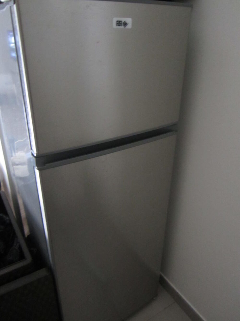 refrig&eacute;rateur FAR 210 L Electroménager