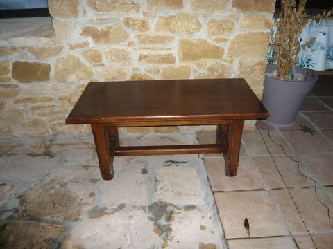 Table salon 15 Saint-Marcel-de-Careiret (30)