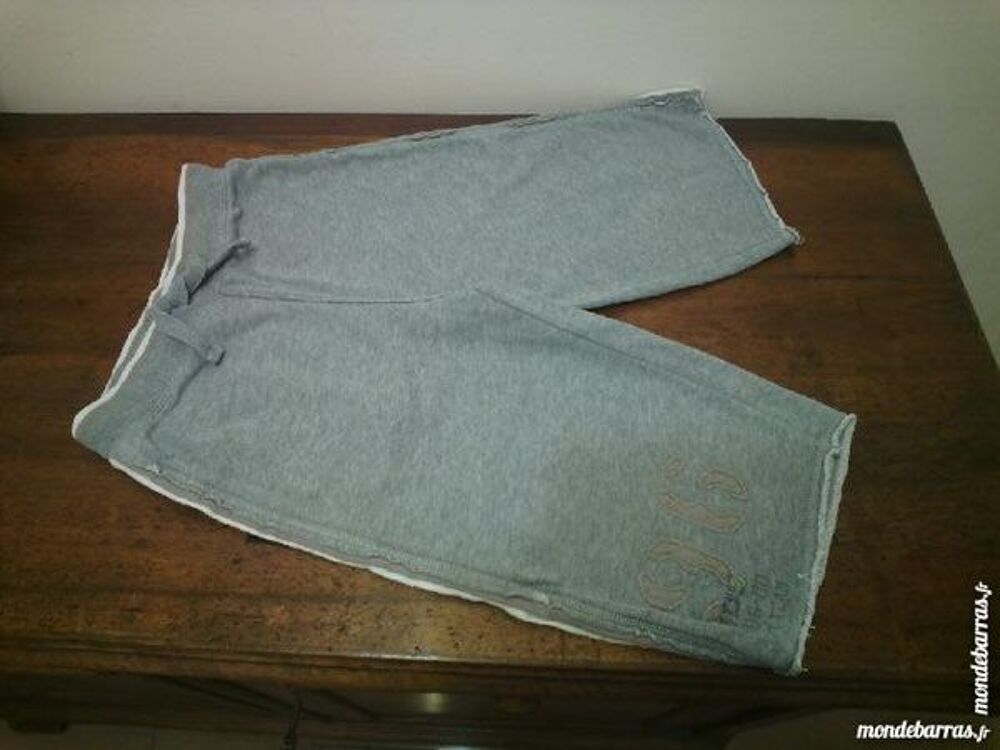 Short molletonn&eacute; gris OKA&Iuml;DI SPORT 7 ans - TBE Vêtements enfants