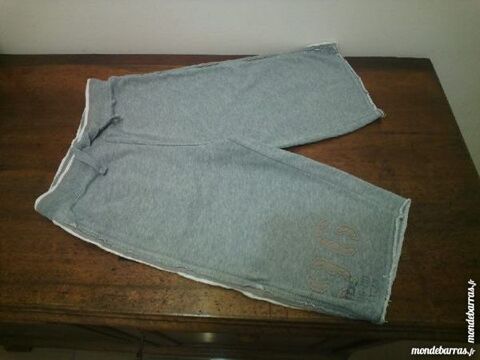 Short molletonné gris OKAÏDI SPORT 7 ans - TBE 3 Reims (51)