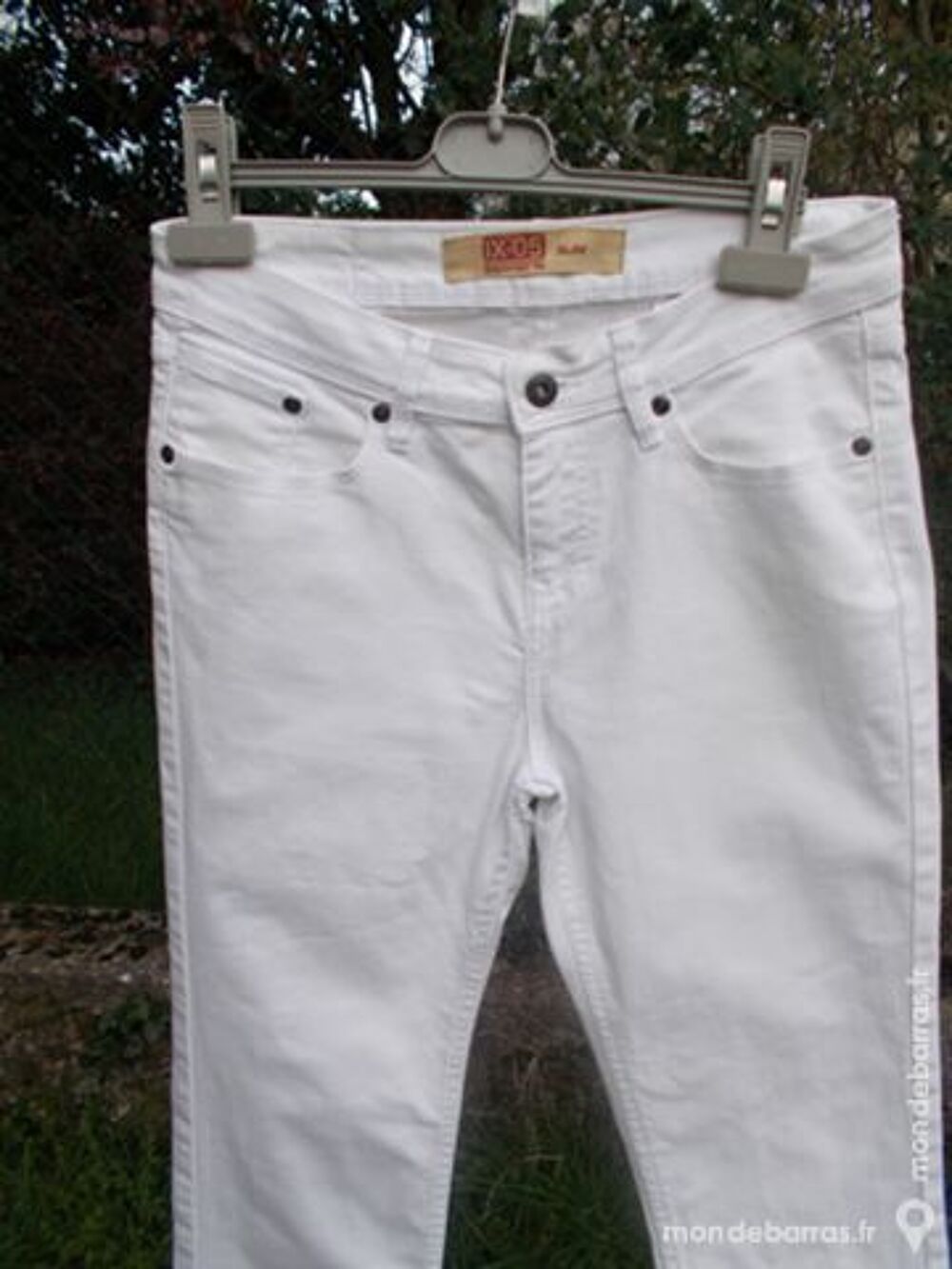 JEAN BLANC SLIM IX-05 EXTENSIBLE TAILLE 38 Vêtements