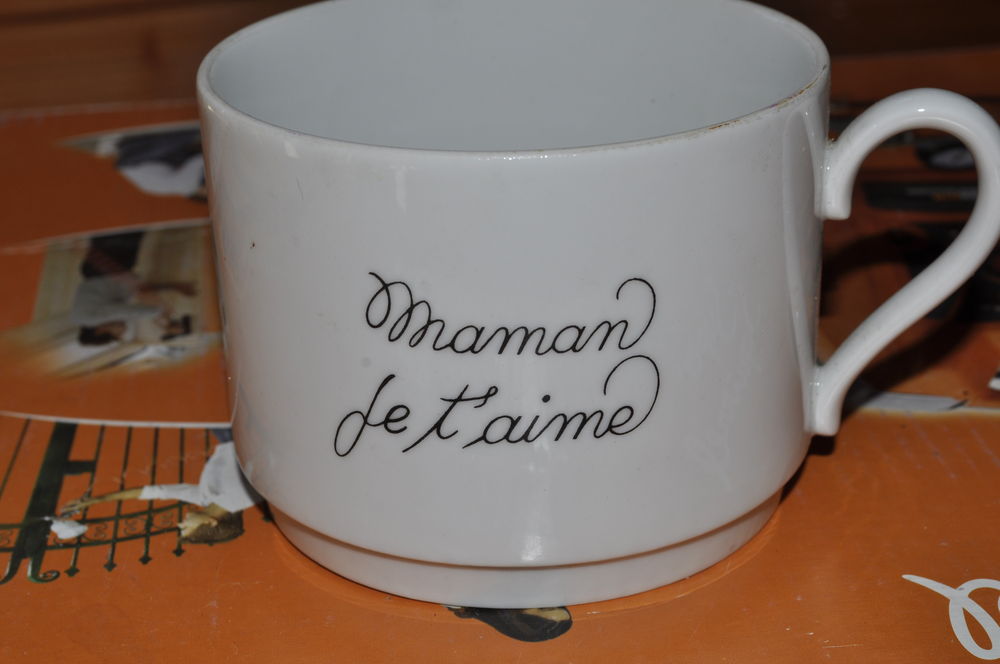 Lot de d&eacute;coration avec une tasse Dcoration