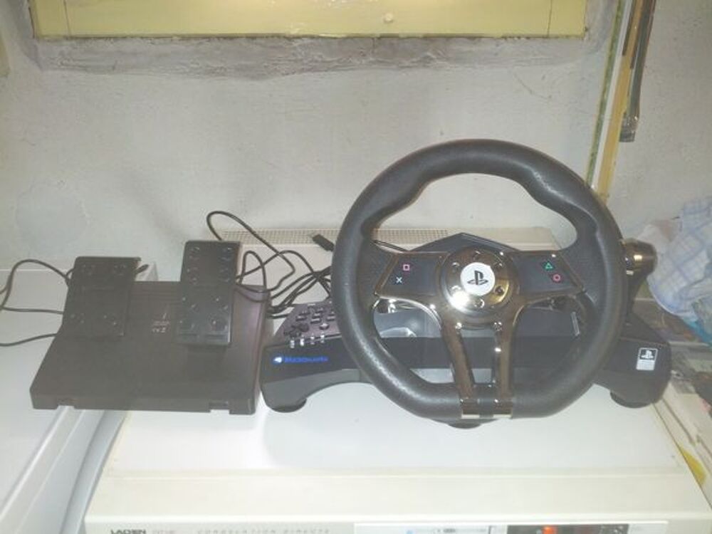 volant ps3/ps4 Consoles et jeux vidéos