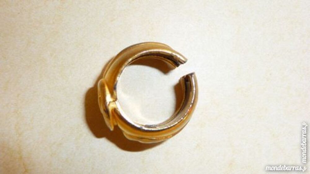 BAGUE ORIGINALE Bijoux et montres