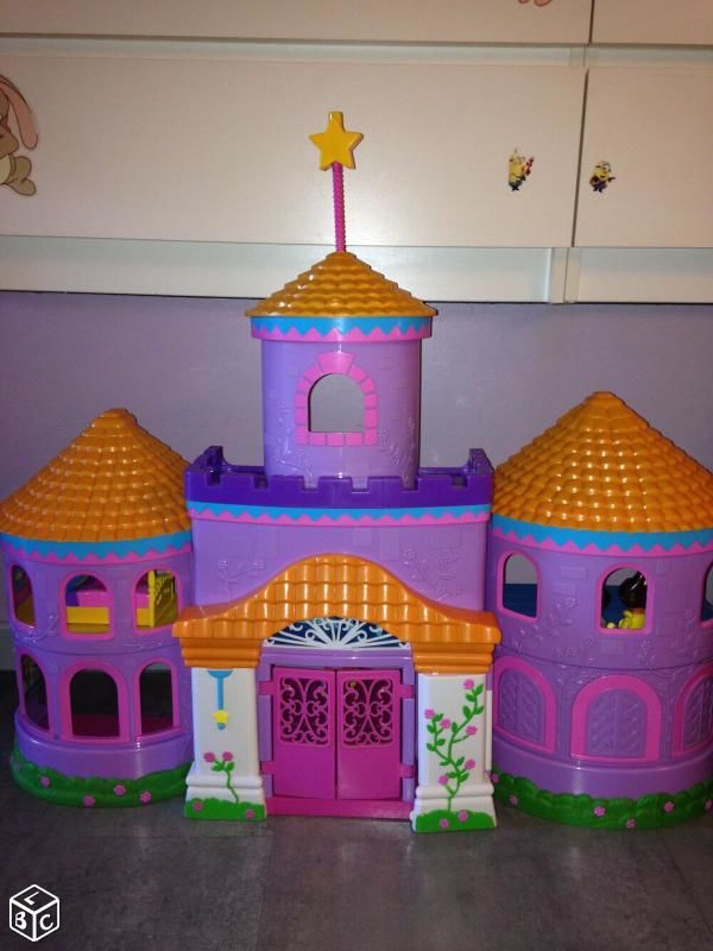 Chateau et Voiture Dora Jeux / jouets