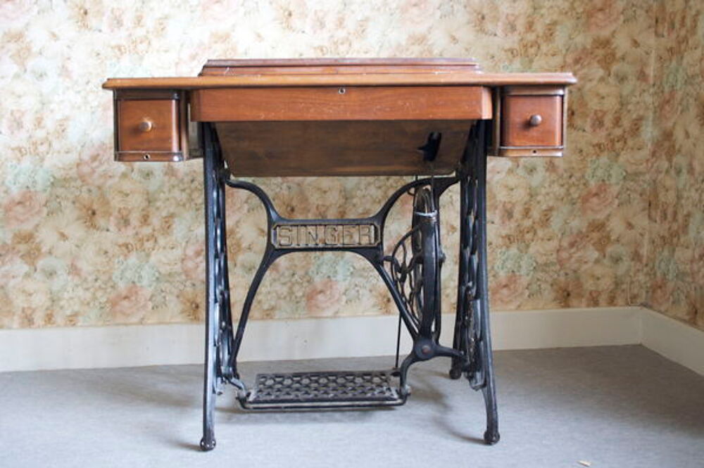 Machine &agrave; coudre SINGER 128K3 1920 bureau 3 tiroirs 