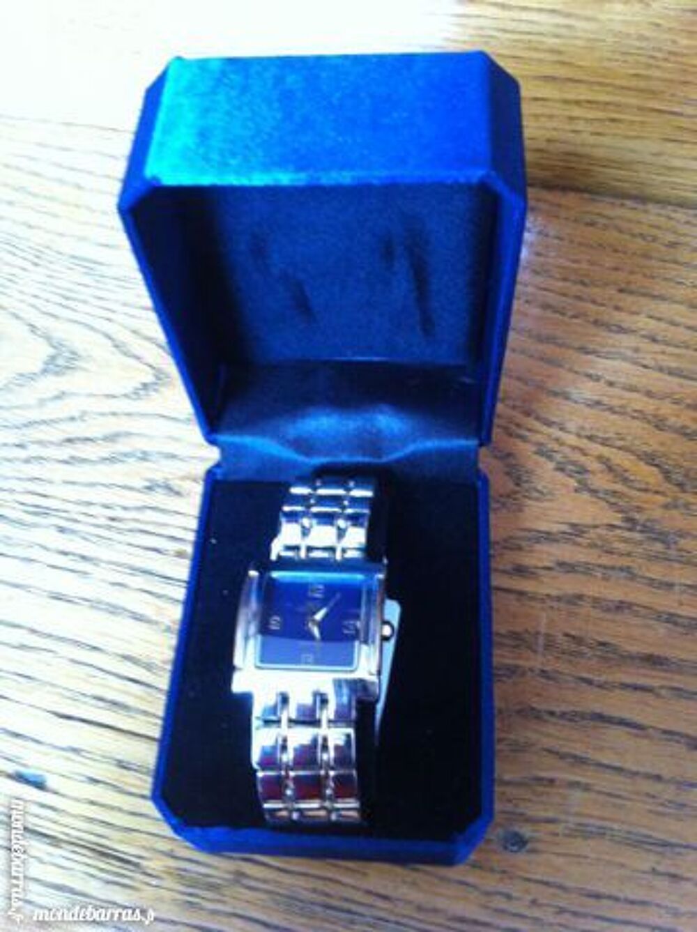 montre dans &eacute;crin (neuve) Bijoux et montres