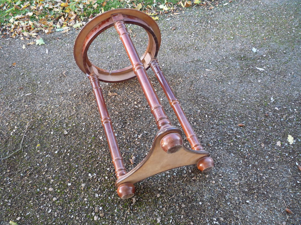 Socle de table /gu&eacute;ridon Meubles