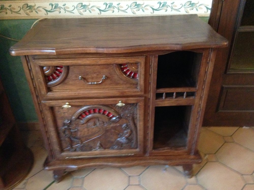 MEUBLE TELE SCULPTE Meubles