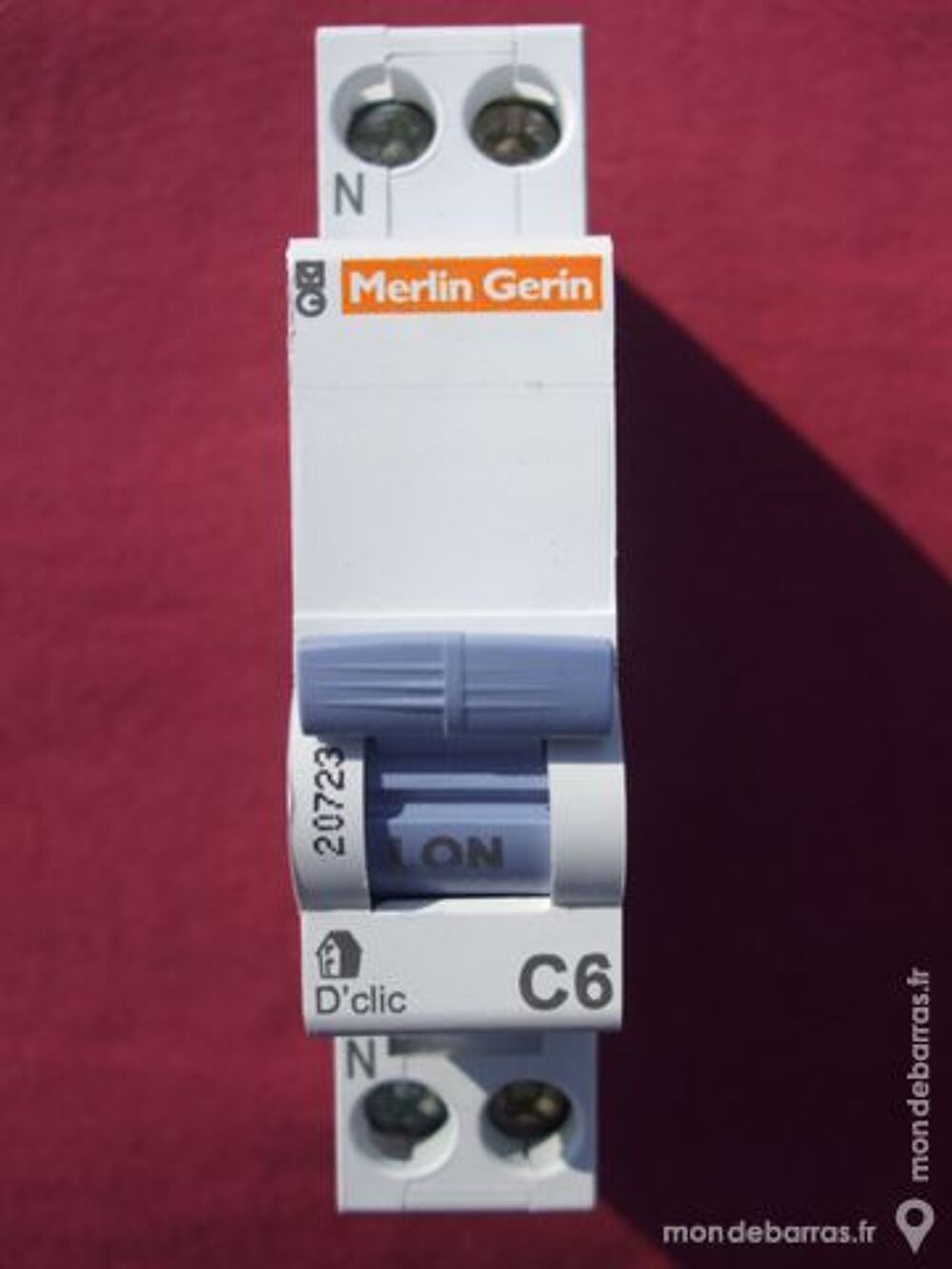 R&eacute;f 20723 DISJONCTEUR MERLIN GERIN D'CLIC 1P+N 6A Bricolage