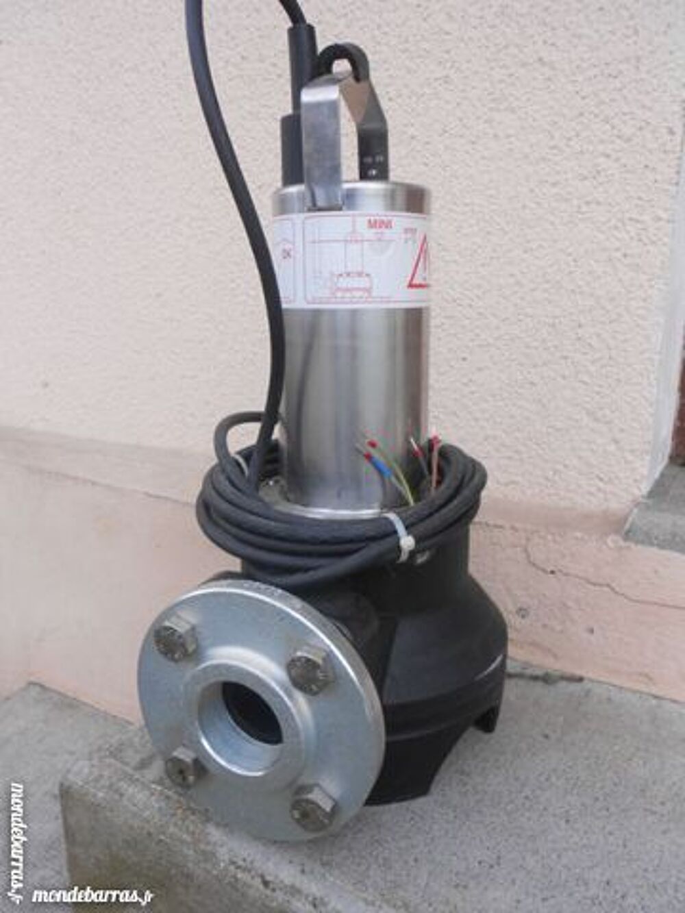 pompe de relevage neuve Bricolage