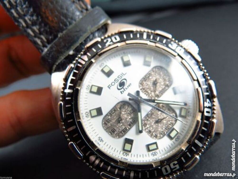 FOSSIL BLUE DAYDATE montre analogique DIV0444 Bijoux et montres