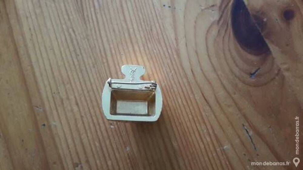 broche yves saint laurent dor&eacute; neuve Bijoux et montres