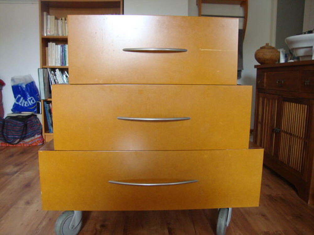 Vends commode 3 tiroirs Meubles