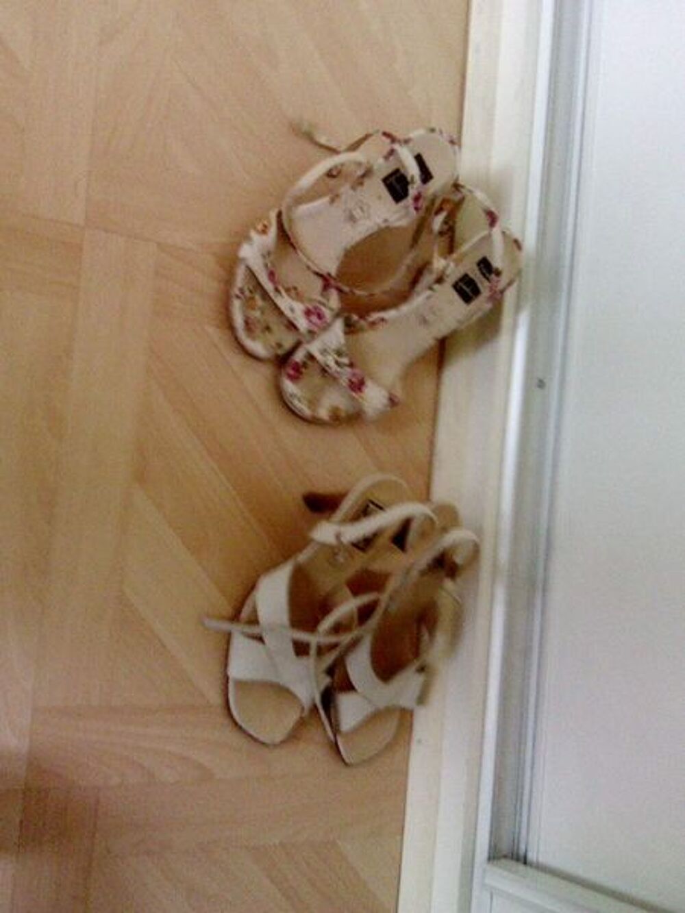 chausseures d'&eacute;t&eacute; + bottes 2 paires + rideaux + tringle Chaussures