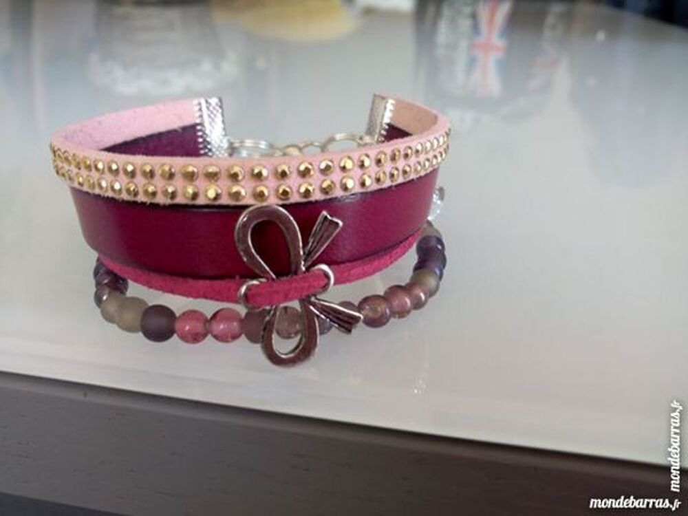 bracelet lani&egrave;res cuir et tissus Bijoux et montres