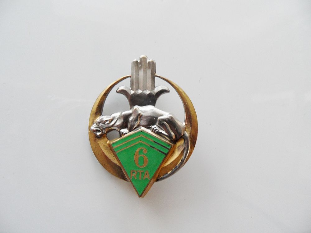 INSIGNE BROCHE MILITAIRE 1940 6&deg; RTA TIRAILLEURS ALGERIENS t 