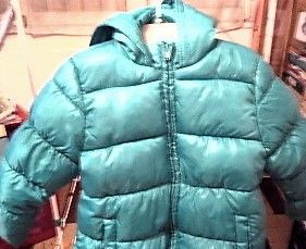 Doudoune bleu canard Kiabi taille 6 ans Vêtements enfants