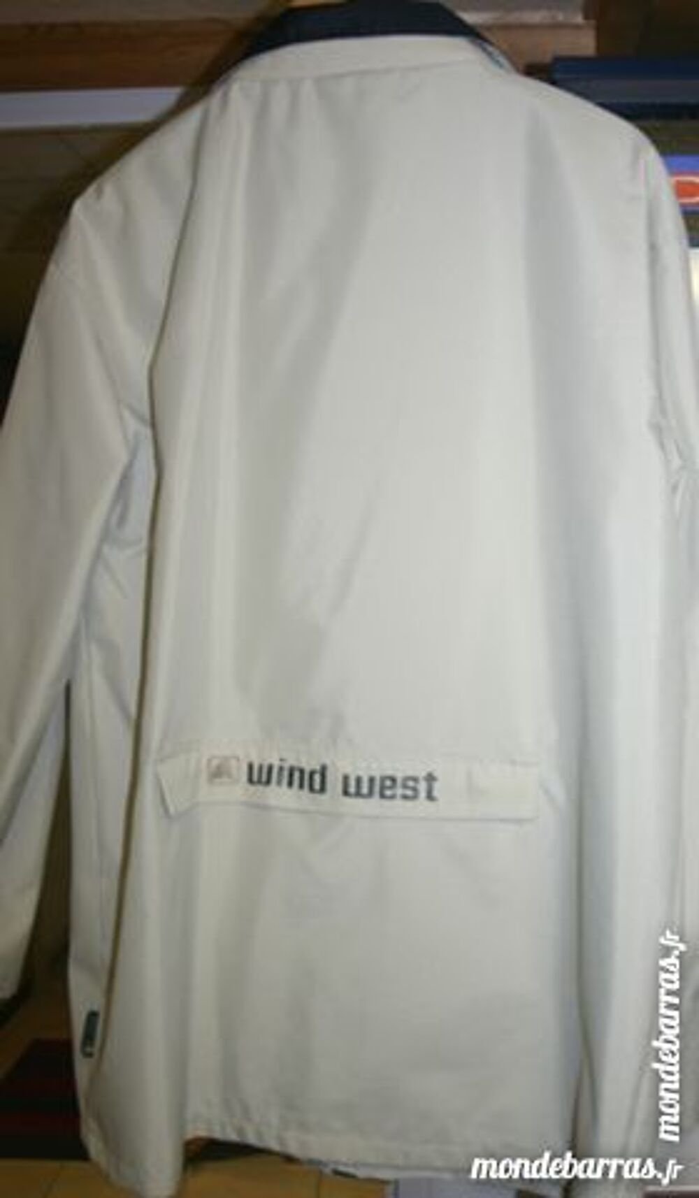 VESTE COUPE VENT TAILLE 3 couleur beige tr&egrave;s clair Vêtements